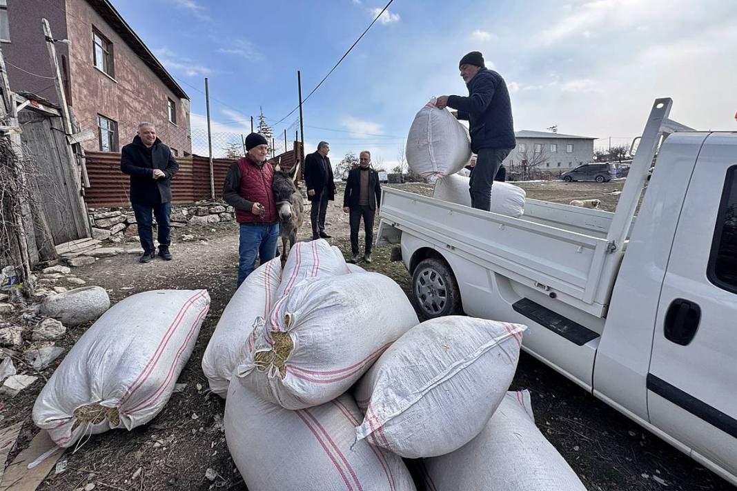 Hikayesi duyulunca Türkiye'nin her yerinden destek yağdı! 72 yaşında, 21 yıldır usanmıyor bıkmıyor 20